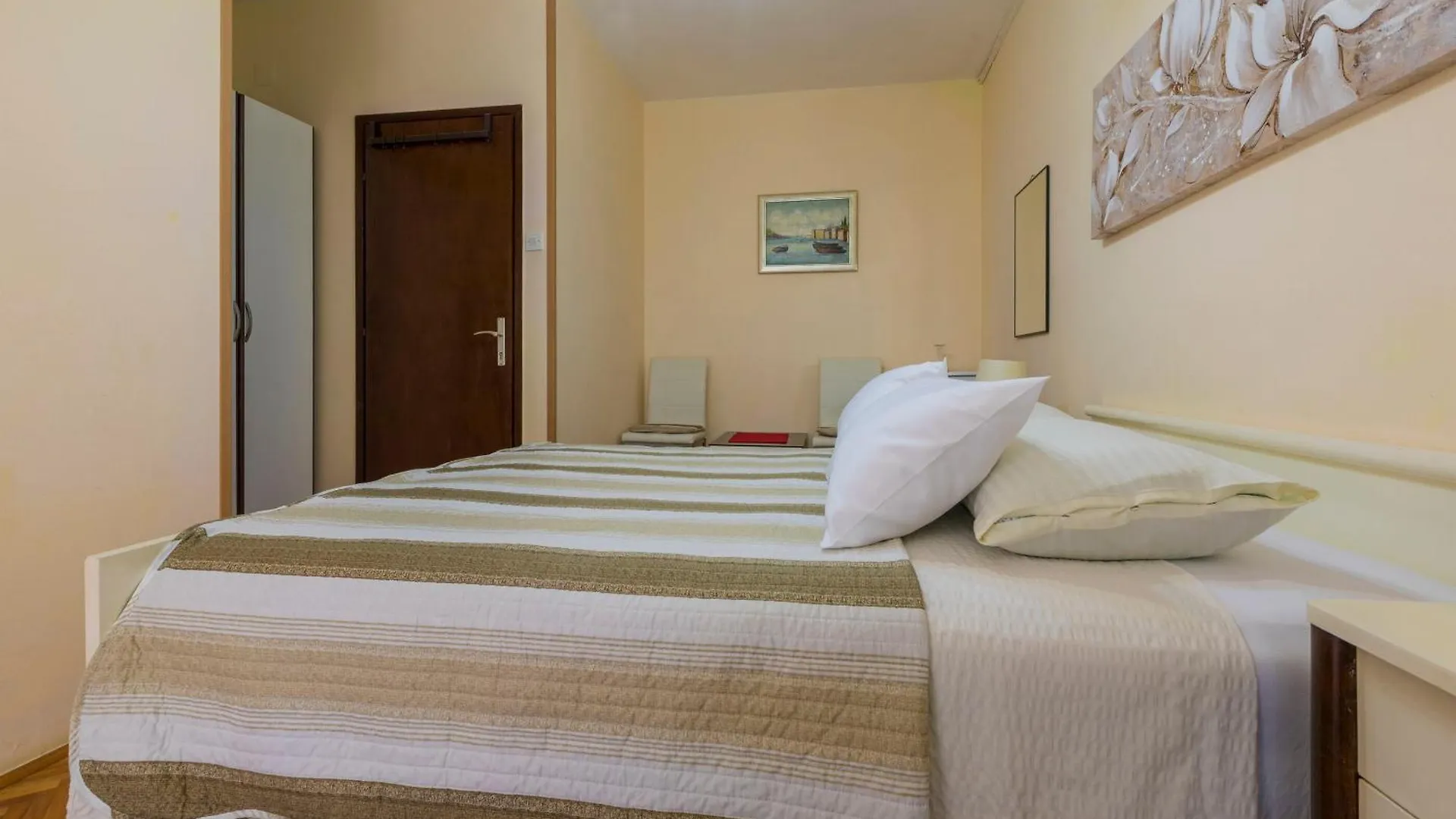 Holiday home Apartments And Rooms Dotli Selce