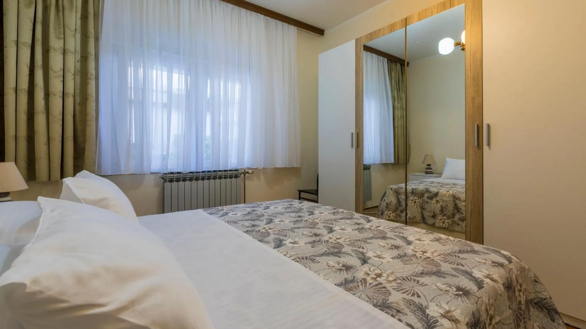 Apartments And Rooms Dotli Selce 0*,