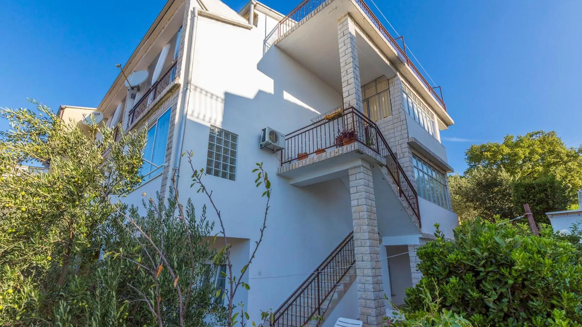Apartments And Rooms Dotli Selce Croatia