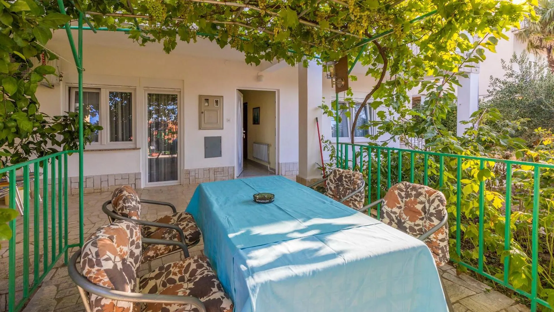 Apartments And Rooms Dotli Selce Holiday home