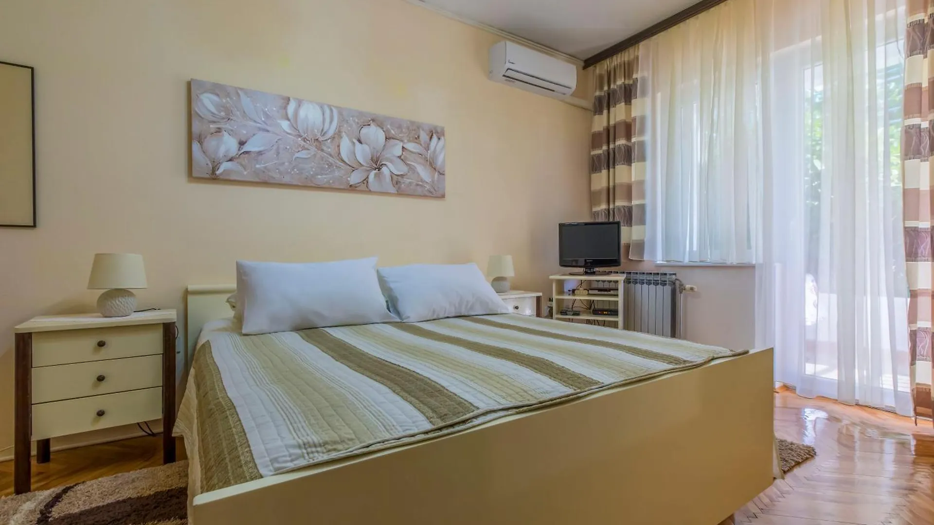 Holiday home Apartments And Rooms Dotli Selce