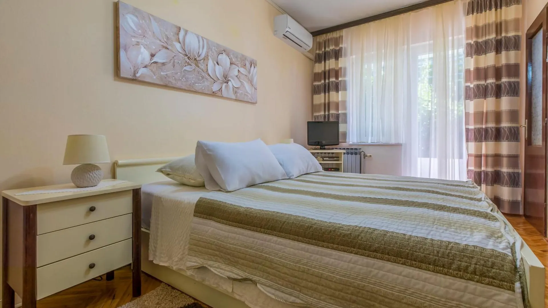 Apartments And Rooms Dotli Selce 0*,  Croatia