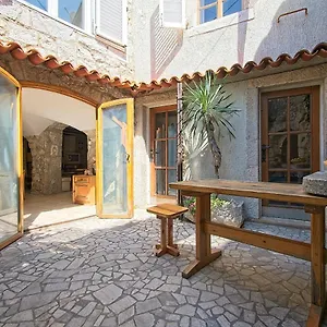 Ferienhaus Charming Stone House, Selce