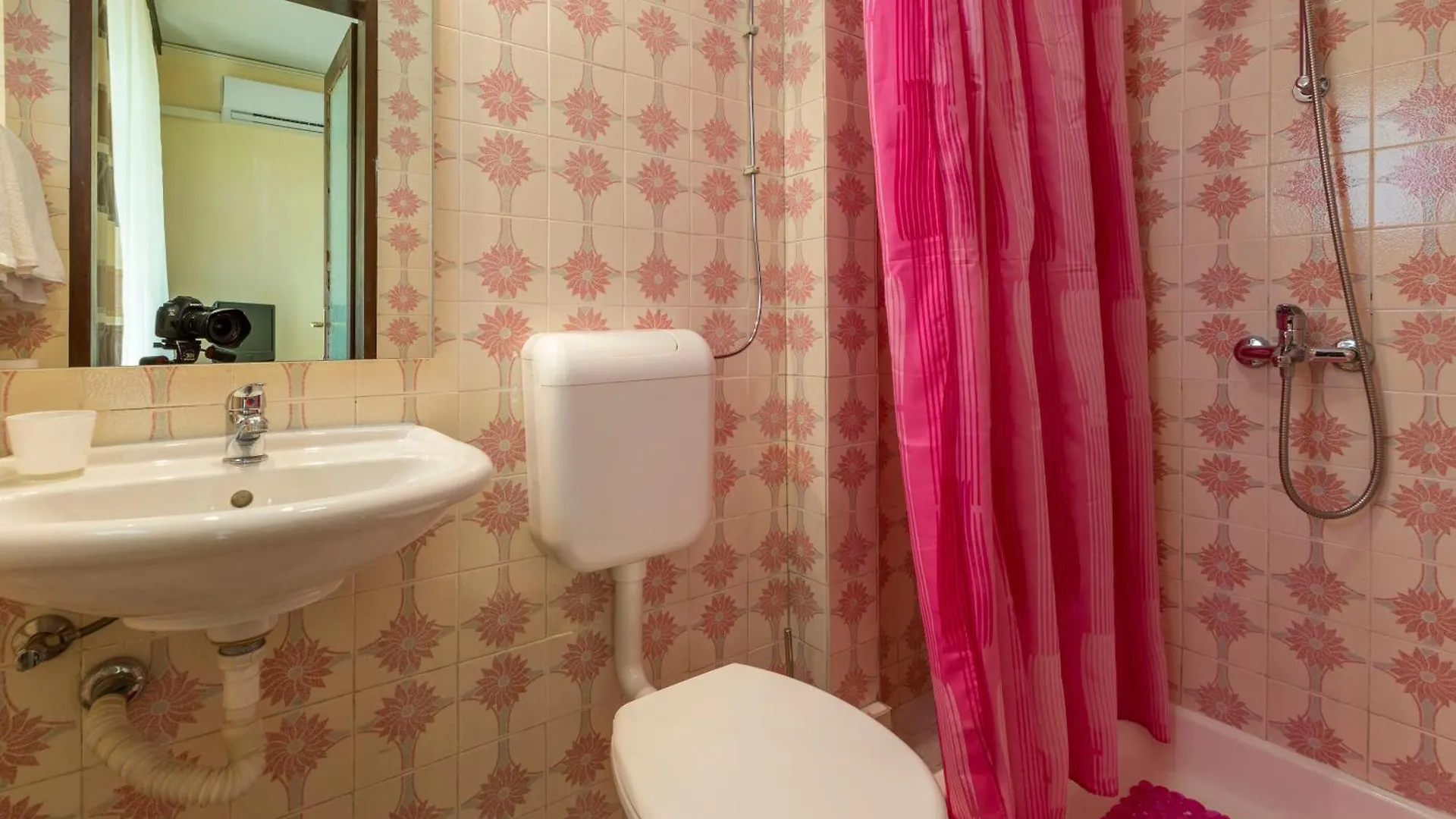 Apartments And Rooms Dotli Selce Holiday home