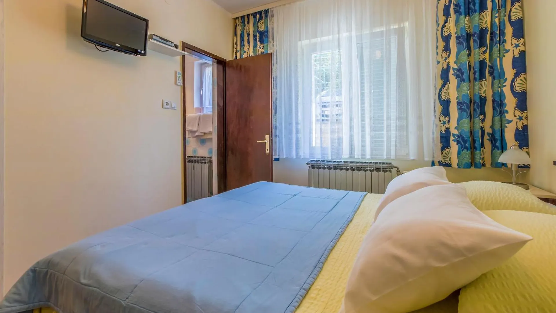 Apartments And Rooms Dotli Selce 0*,
